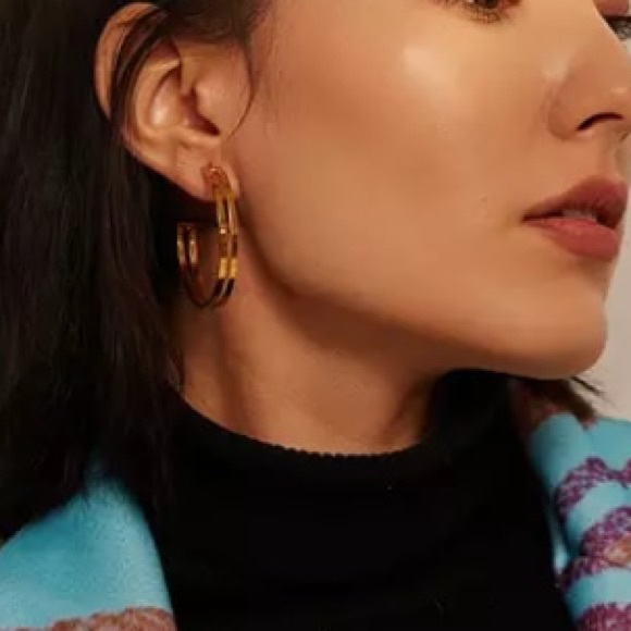 💛18K gold plated round  hollow earrings - Picture 8 of 8